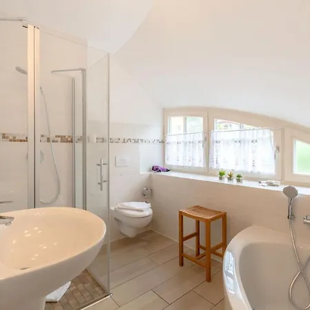 Doppelhaeuser Zinglingsberg - Regenbogen * בינץ